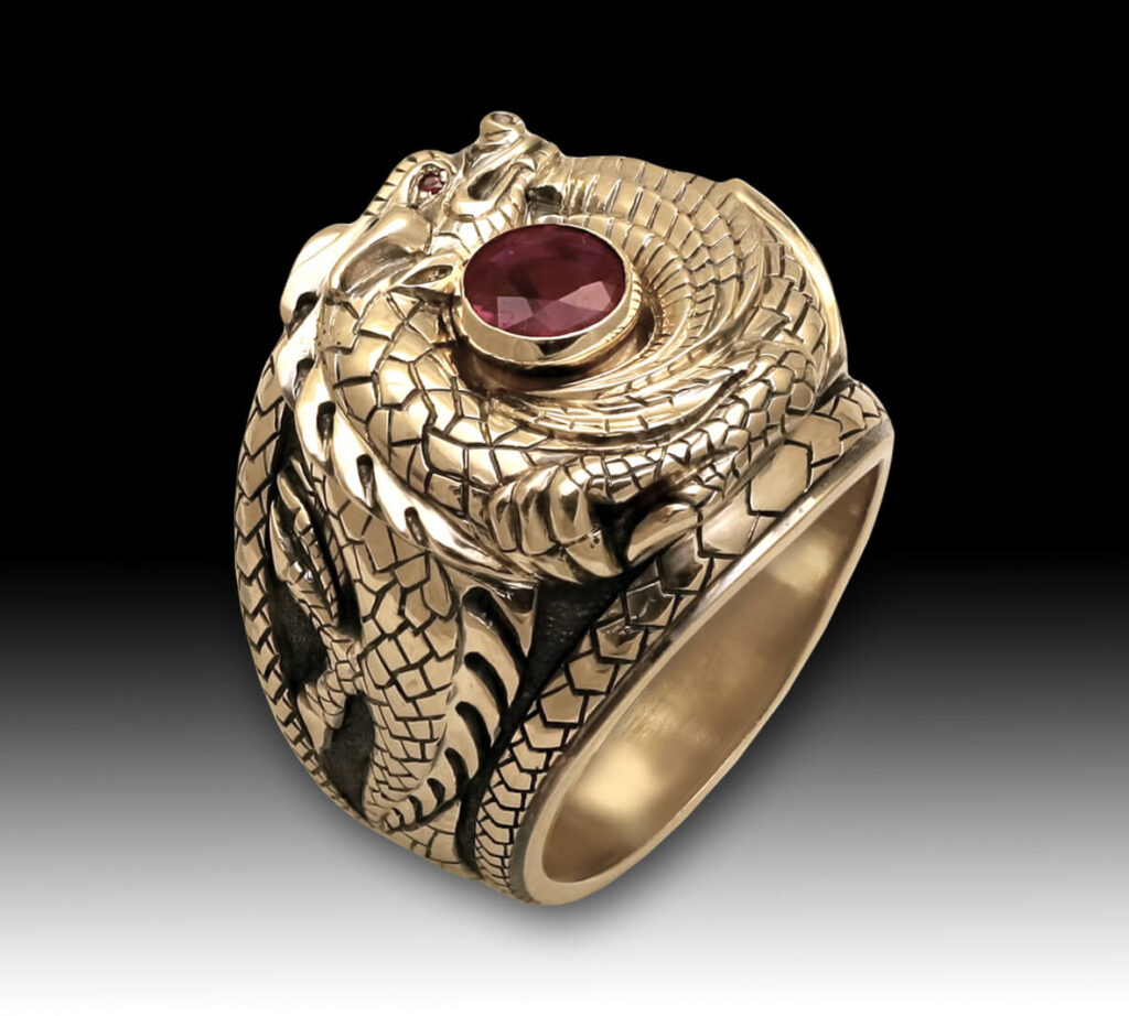 мужское кольцо дракон с рубином